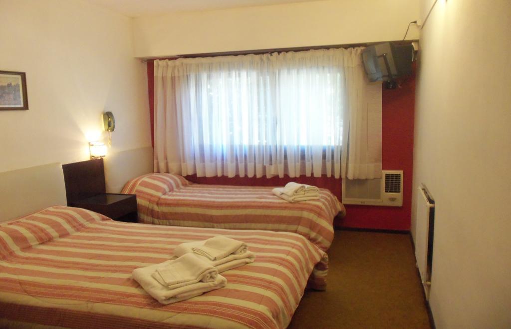Dino'S Hotel Villa Gesell Szoba fotó