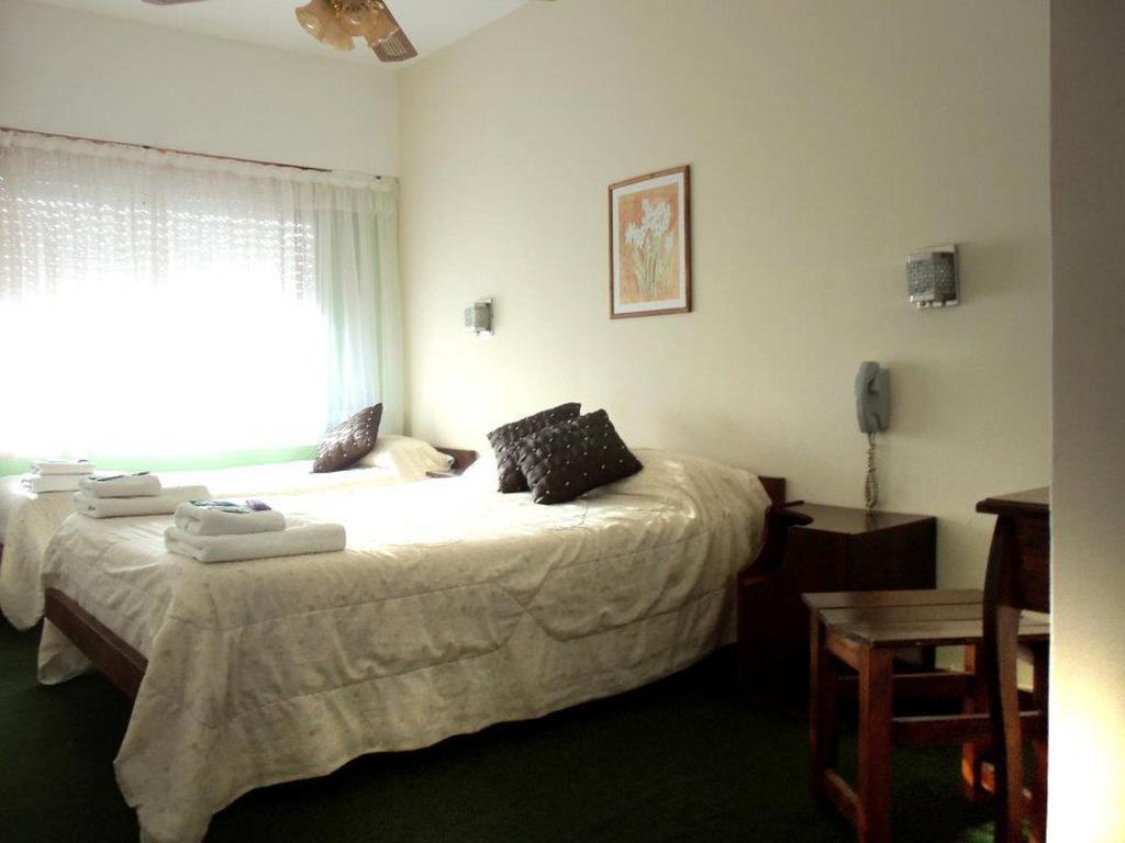 Dino'S Hotel Villa Gesell Szoba fotó