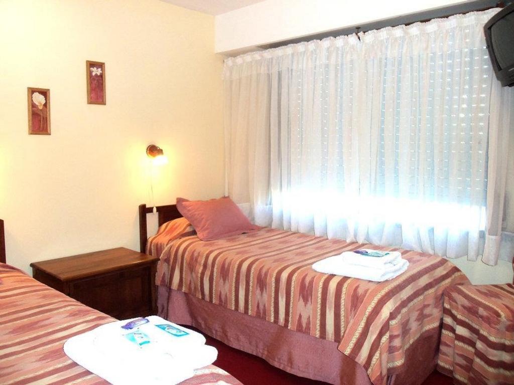 Dino'S Hotel Villa Gesell Szoba fotó