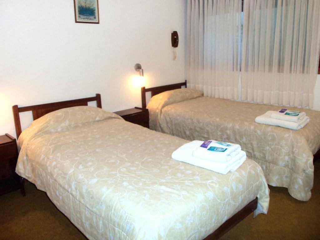 Dino'S Hotel Villa Gesell Szoba fotó